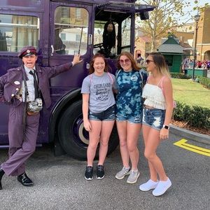 Meet your Posher, Chloe